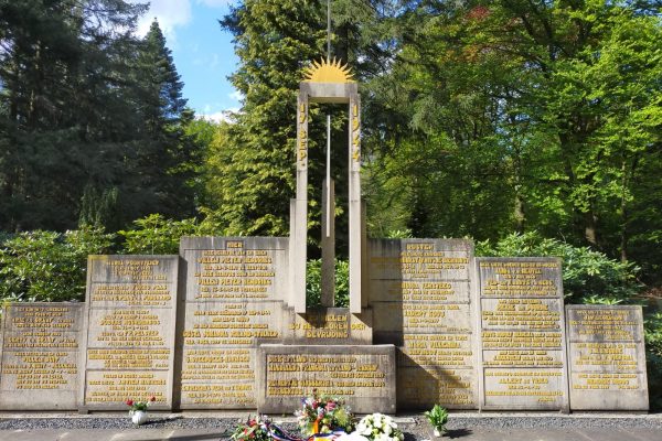 Monument omgekomen inwoners Wolfheze